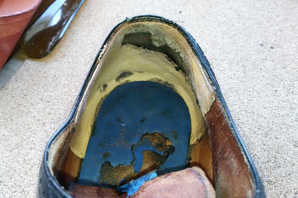 自分で行う革靴の補修 靴のかかと内側の革の破れ編 Make Shoes Yourself